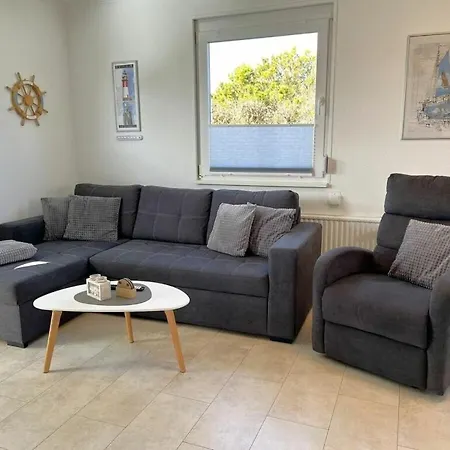 With 2 Bedrooms Warwerort