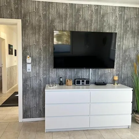 With 2 Bedrooms Vakantiehuis