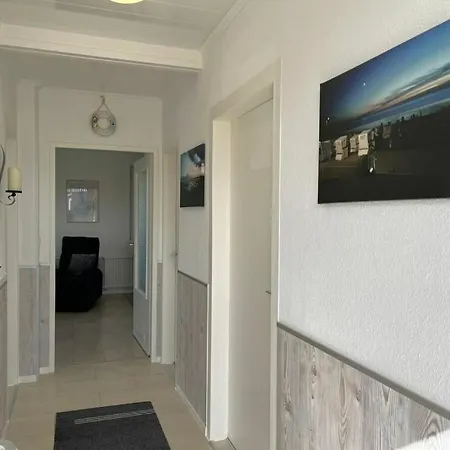 Vakantiehuis With 2 Bedrooms Warwerort