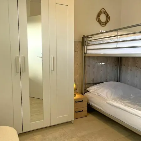 Vakantiehuis With 2 Bedrooms Warwerort